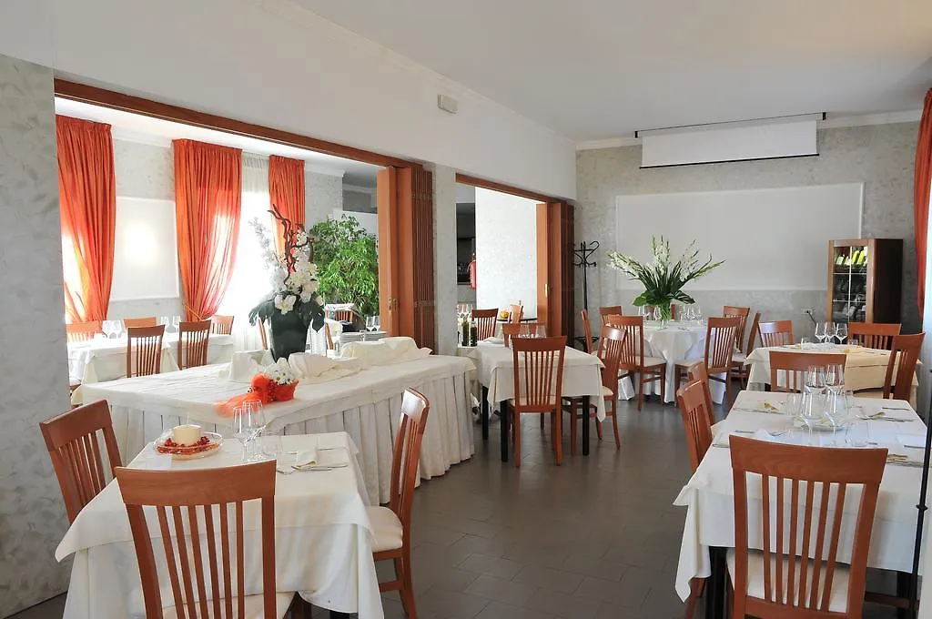 Hotel Mini Palace - Country House Molinella 4*,  Italia